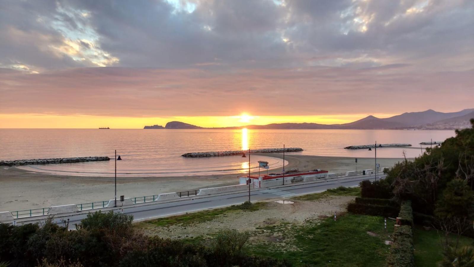 Bordoriva Apartment Formia Luaran gambar